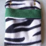 Fleece Bonding Pouch For Small Pets - Green With..