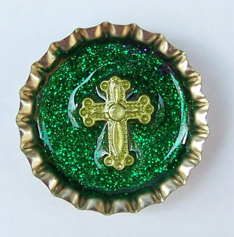 Bottle Cap Pendant - Green Glitter W 3-d Green Cross With Magnet On Back To Use With Washer Necklaces